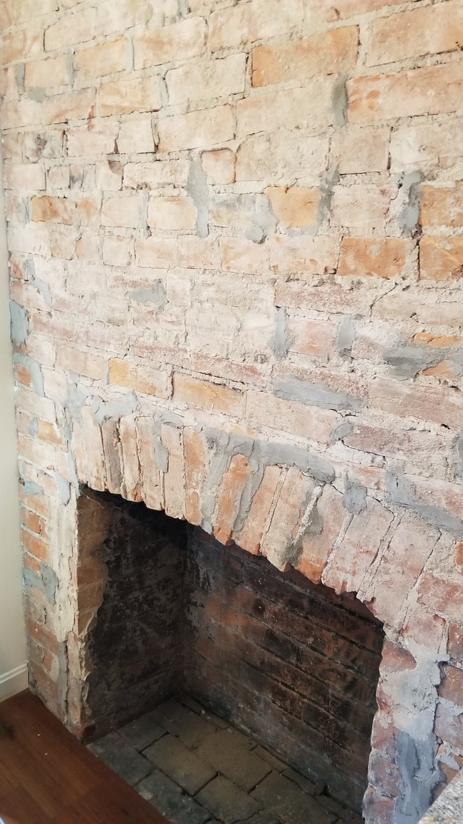 Fire place - 213 Findlay St