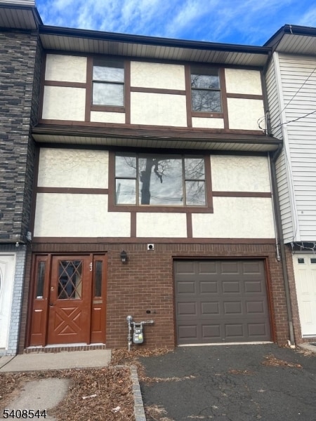 Foto del edificio - 43 Parker Rd