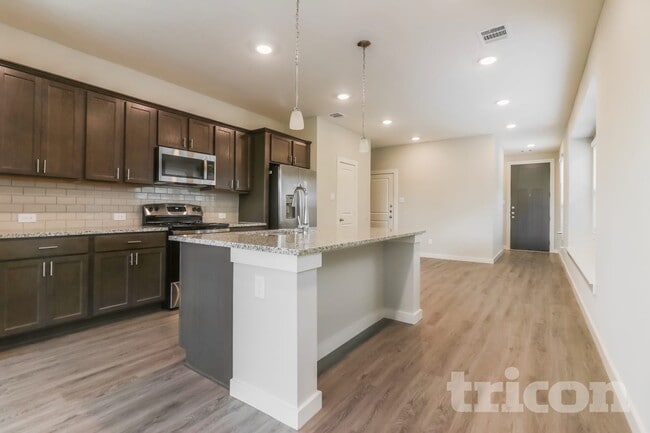 Building Photo - 2422 Cohorn Trl