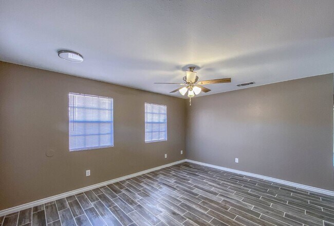 Foto del edificio - 2208 Shoemaker Dr
