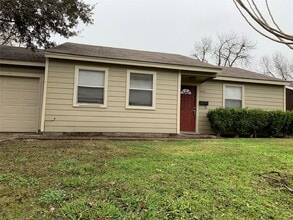 Building Photo - 9421 Sierra Dr