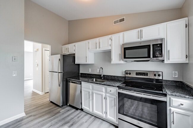 Kitchen - Hunt Apartments