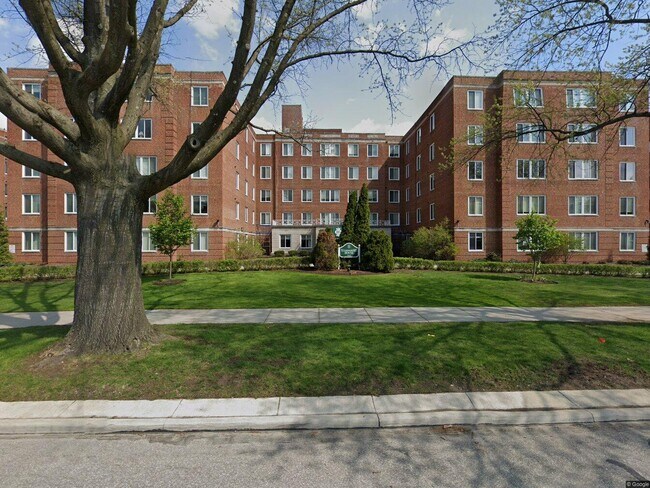 Building Photo - 19425 Van Aken Blvd