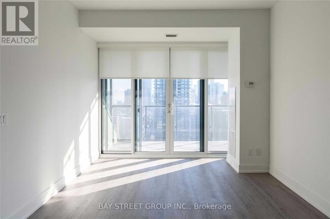 Building Photo - 7 Grenville St