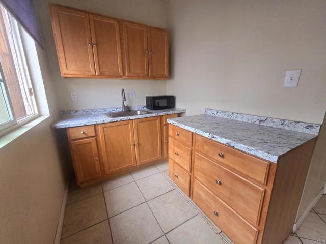 Building Photo - 6805 Rolando Knolls Dr