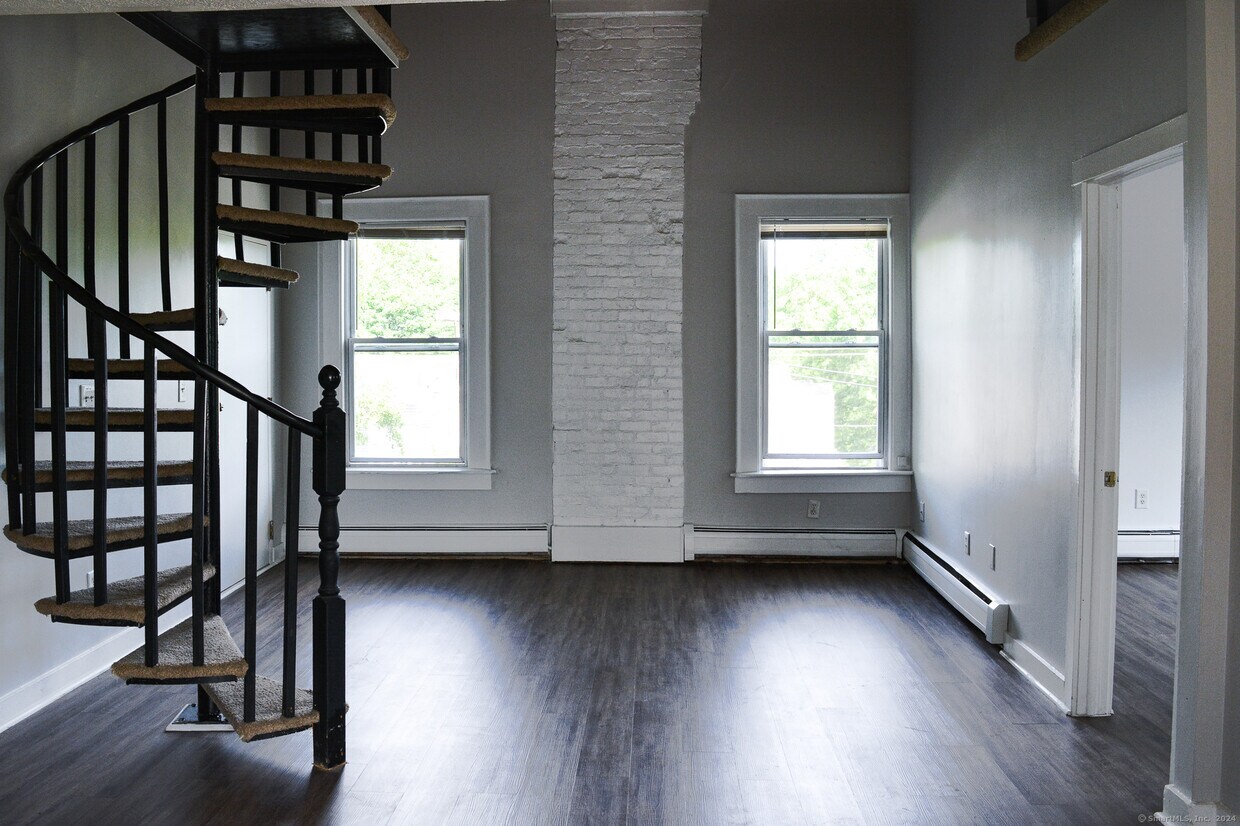 Primary Photo - 175 Humphrey St