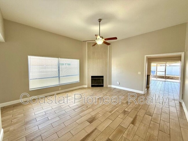 Foto del edificio - 7048 Hollowell Dr