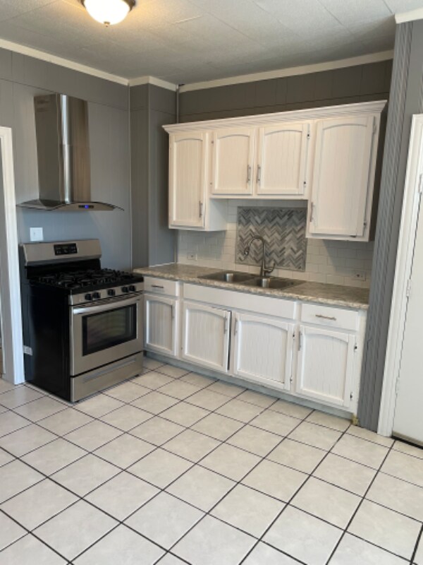 Primary Photo - 5220 W 24th St