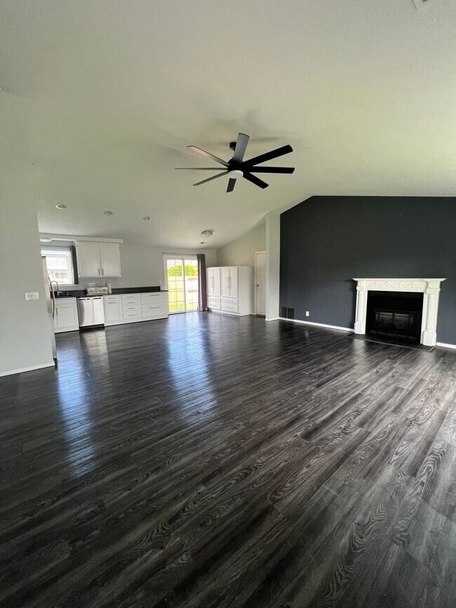 Foto del edificio - 3 bedroom, 2 bath single level home in Mckinleyville with Double Car Garage!