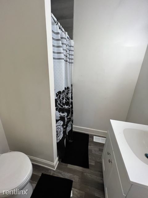Building Photo - 4 br, 2 bath House - 209 North Harrison St...