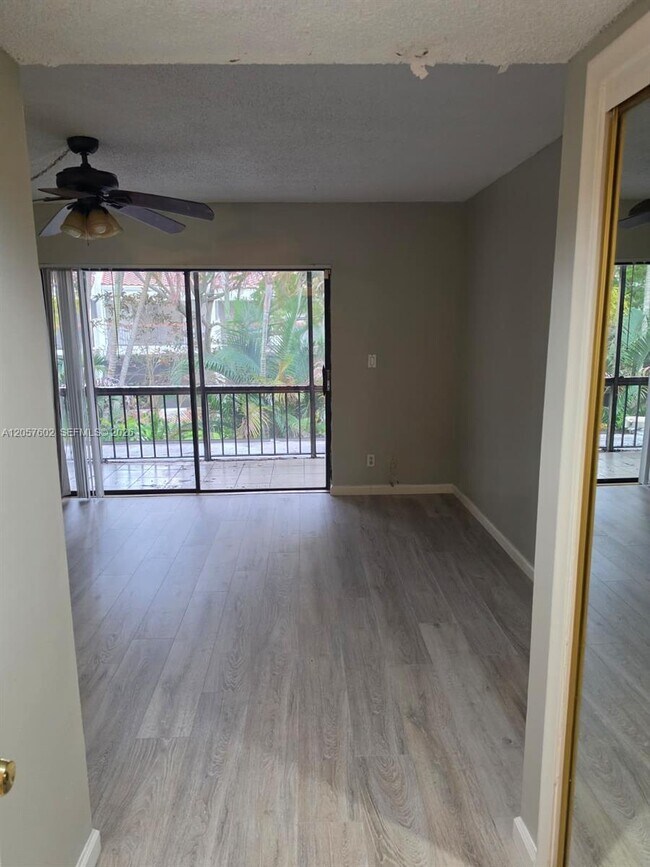 Foto del edificio - 6630 Racquet Club Dr