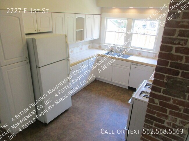 Foto del edificio - Large One Bedroom with Remodeled Kitchen! ...