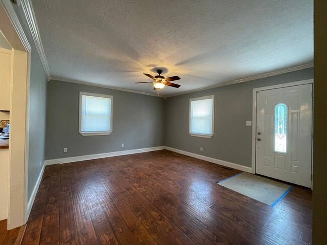 Building Photo - 162 Silver Dr