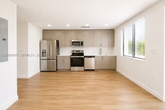 Building Photo - 12554 SW 194th Ave