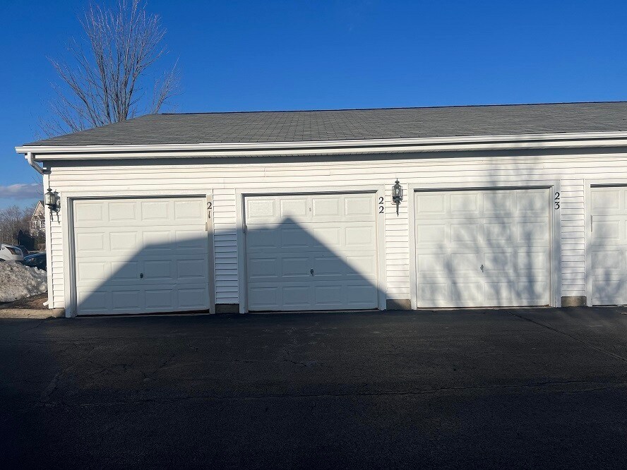Building Photo - 2275 Aurora Dr