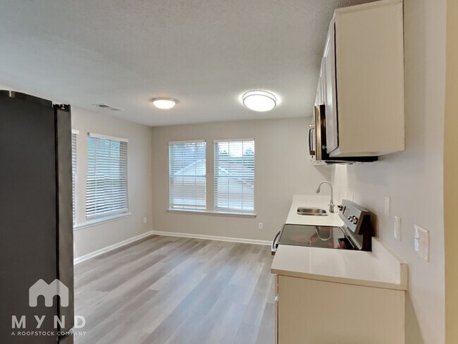 Foto del edificio - 7953 Lake Wind Ct