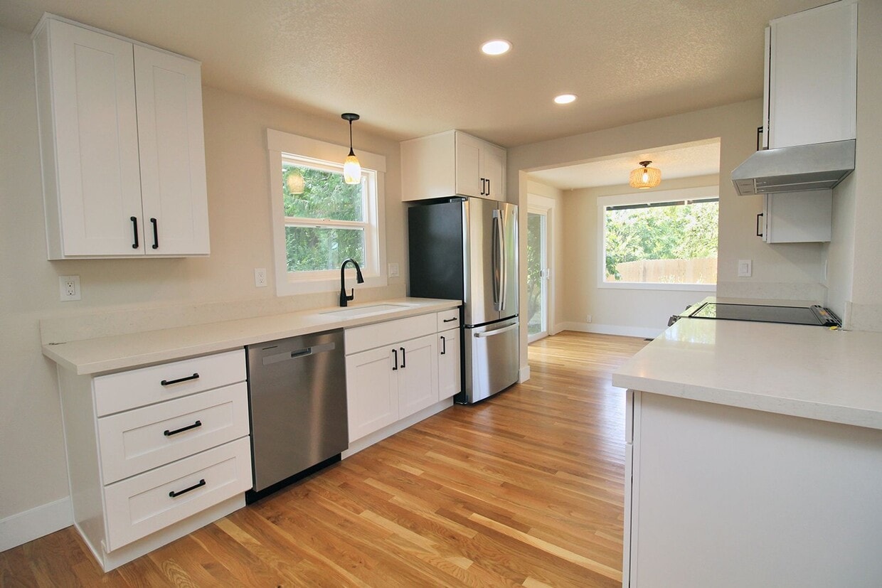 Primary Photo - 10535 NW Walters Ln