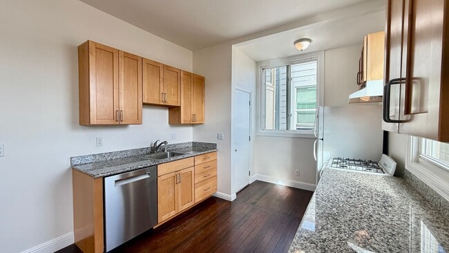 Photo - Centrally located 1 BR/1BA apartment home ...