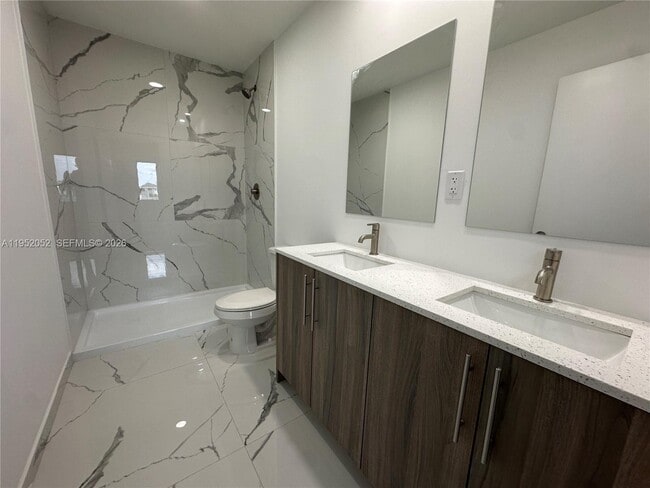 Building Photo - 232 NW 13th Ct