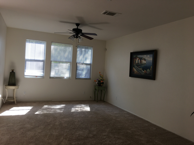 Foto del edificio - 15874 Lasselle St