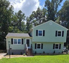 Building Photo - 206 Bull Run Dr