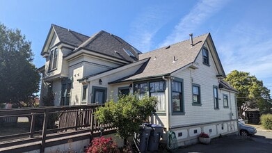 Building Photo - 1492 H St