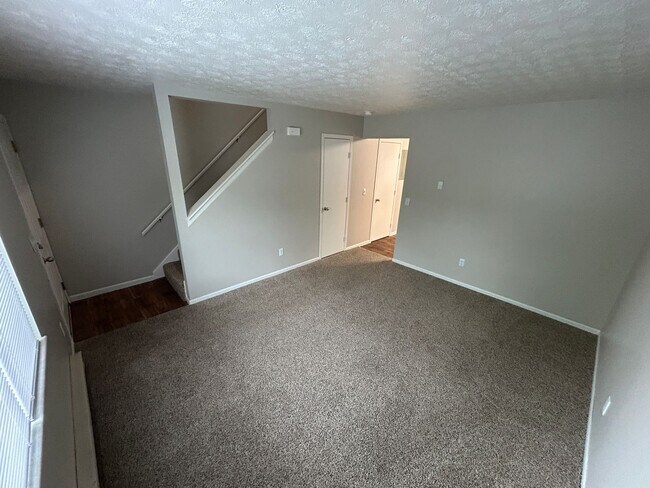 Foto del edificio - Available August 18th - Spacious 2-Bedroom...
