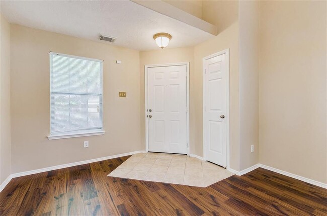 Foto del edificio - 7826 Northfork Hollow Ln
