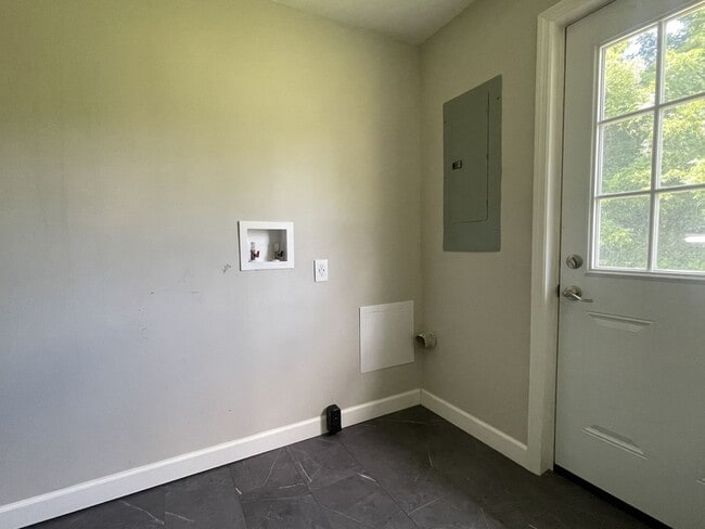 Building Photo - 2 Bed 1 Bath with Garage in Troy MO
