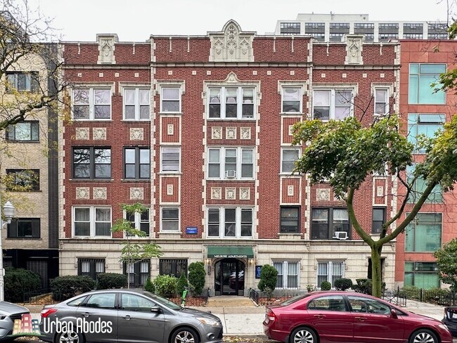Building Photo - 523 W Melrose St