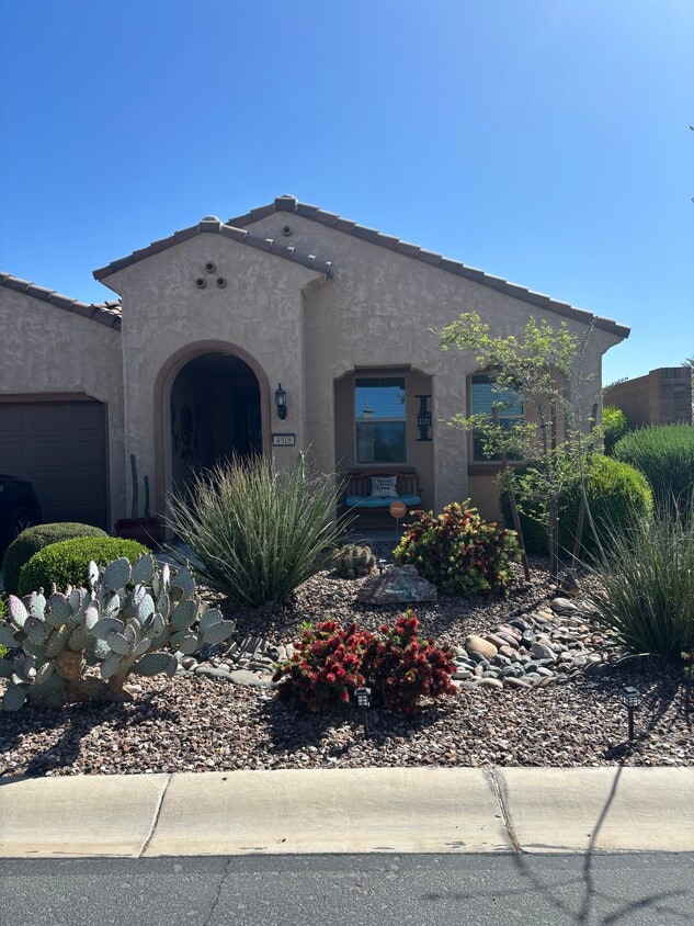 Front of house on corner lot - 4518 N Petersburg Dr