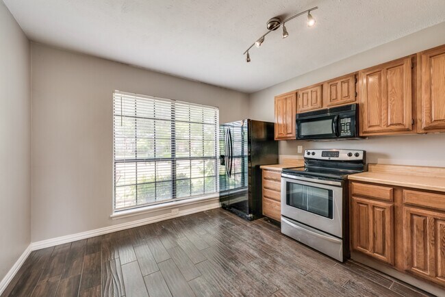 Building Photo - 1612 Cayman Cir