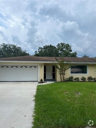 Building Photo - 6315 Hidden Valley Ct
