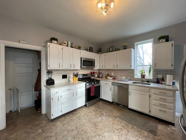 Foto del edificio - 38 Highland Park Ave