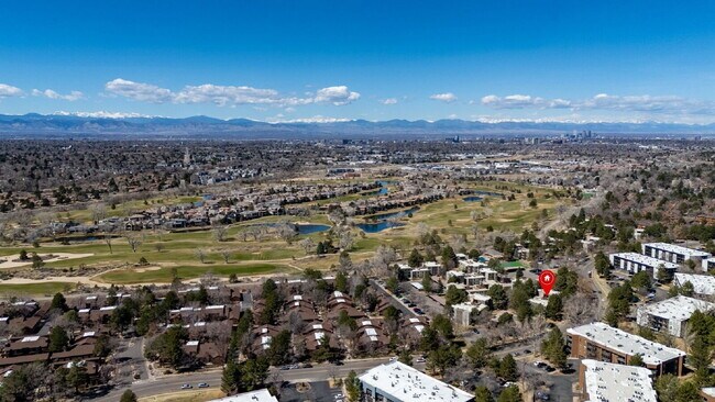 Building Photo - Charming 3-Bed Penthouse Condo in Denver w...