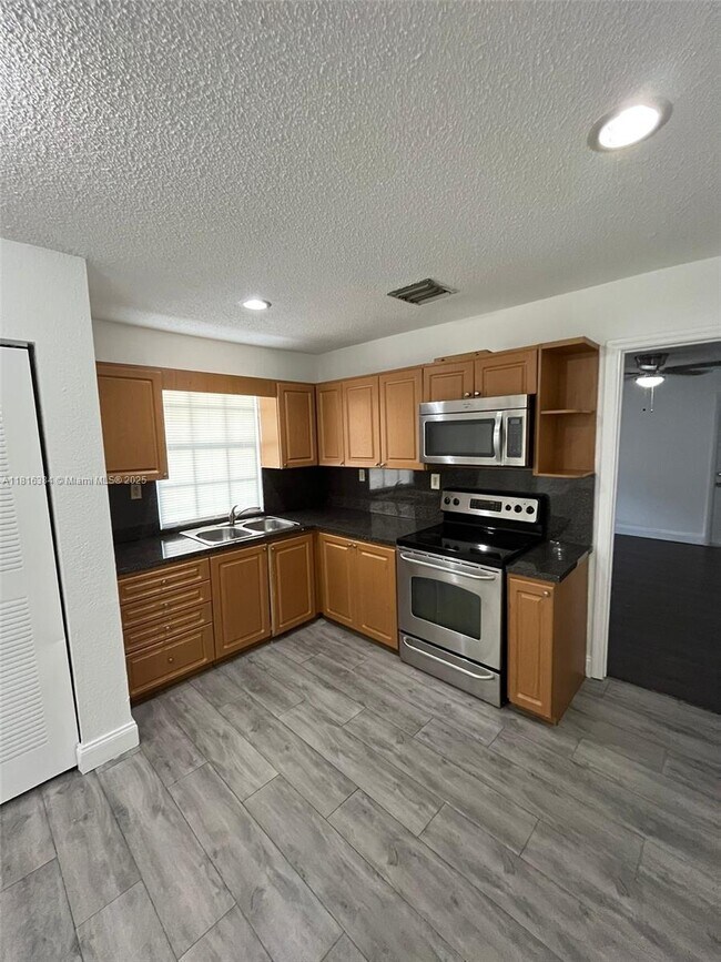 Foto del edificio - 5519 NW 4th Ave