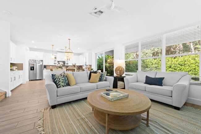 Foto del edificio - 6819 Pointe of Woods Dr