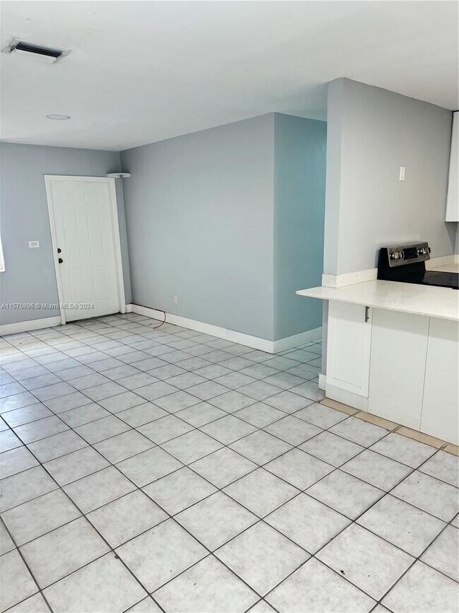 Foto del edificio - 1871 SW 69th Ave