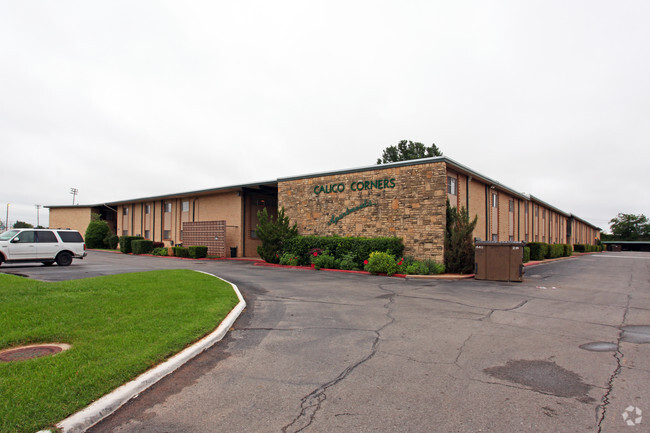 Building Photo - Calico Corners