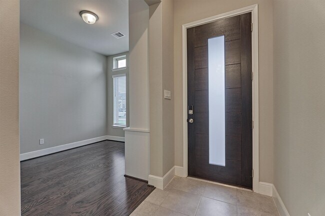 Building Photo - 20911 Velvet Wing Dr