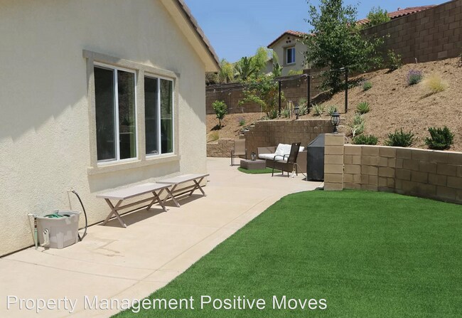 Building Photo - 5 br, 3 bath House - 25444 Red Hawk Road