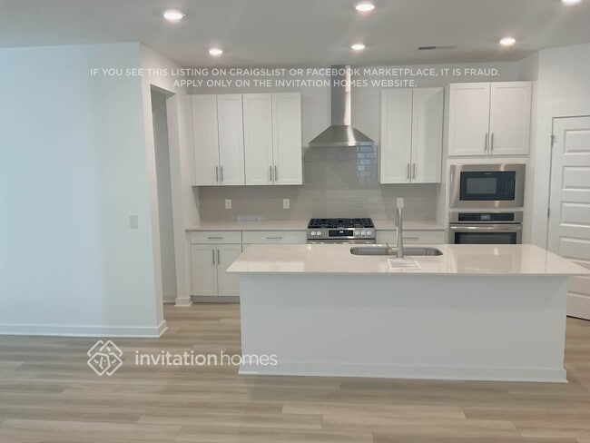 Building Photo - 204 Crown Gdns Ct