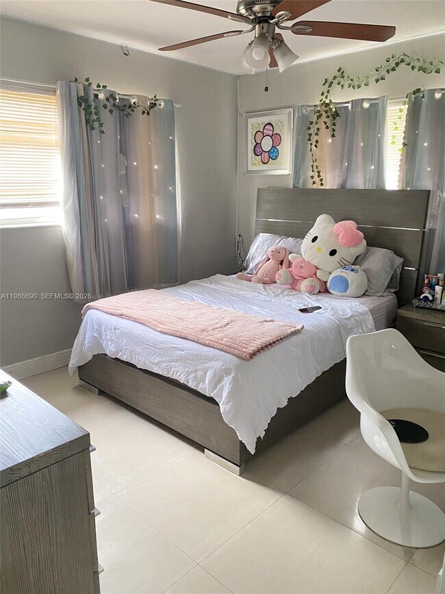 Foto del edificio - 740 NE 179th Dr