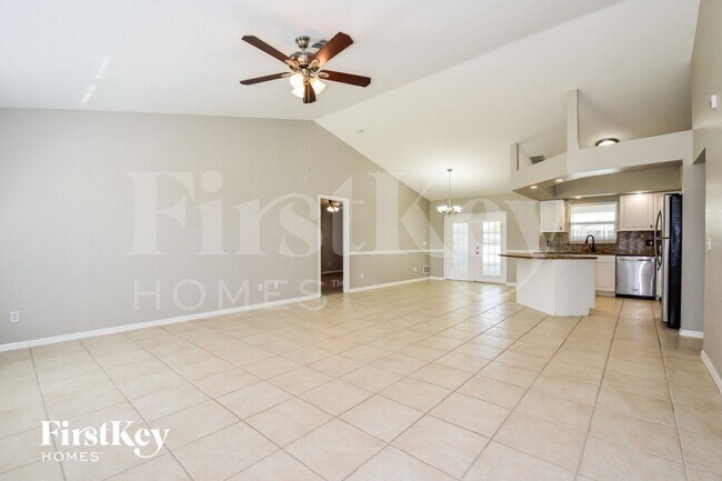 Building Photo - 1125 NE 33rd Ln