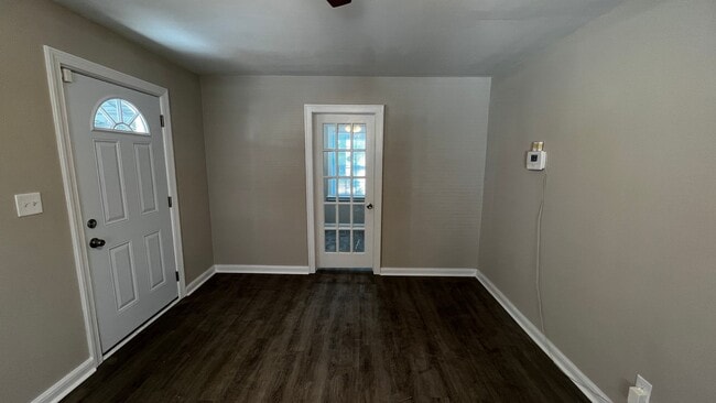 Building Photo - 5 Burbank Drive Unit A