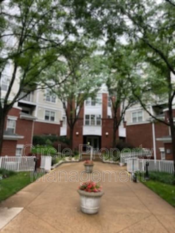 1625 International Dr Unit 111, McLean, VA 22102 Condo for Rent in