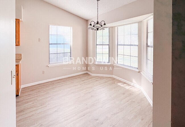 Foto del edificio - 11525 Birch Forest Cir E