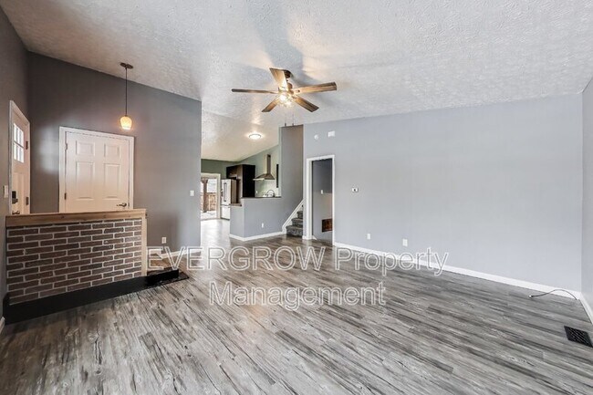 Foto del edificio - 226 Creekway Ct