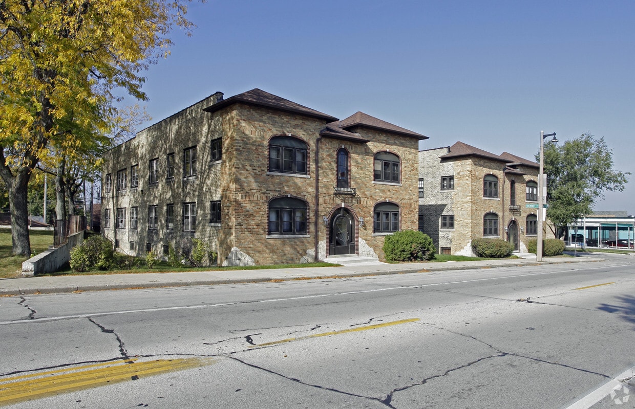 Primary Photo - 3059-3069 S Kinnickinnic Ave