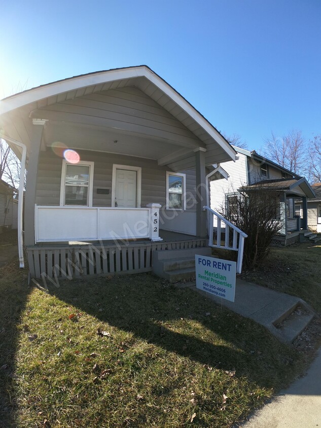 Primary Photo - 452 E Wildwood Ave